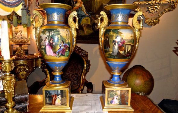 Две вазы 19-й век